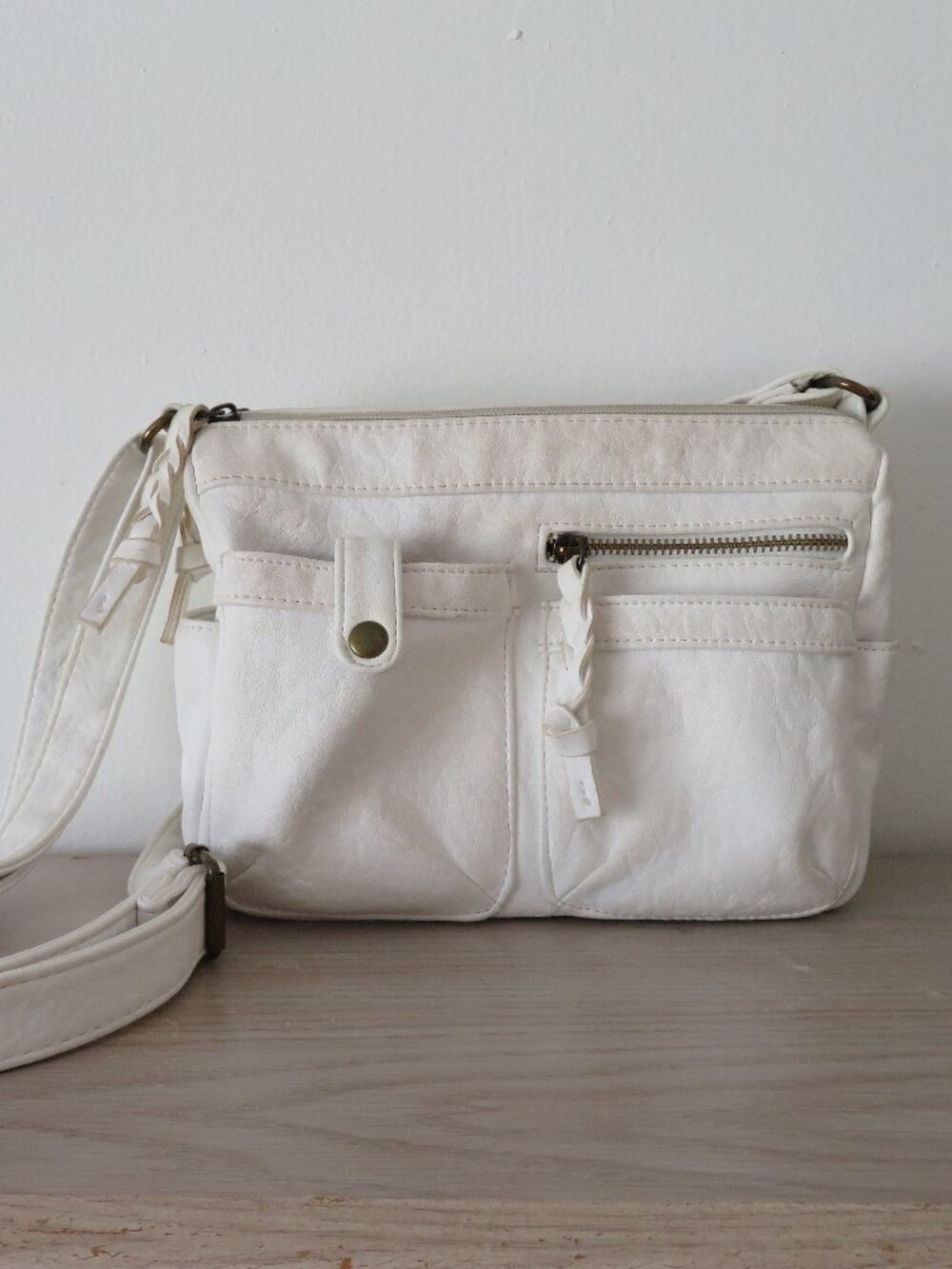 Bueno White Faux Leather Crossbody Purse Handbag